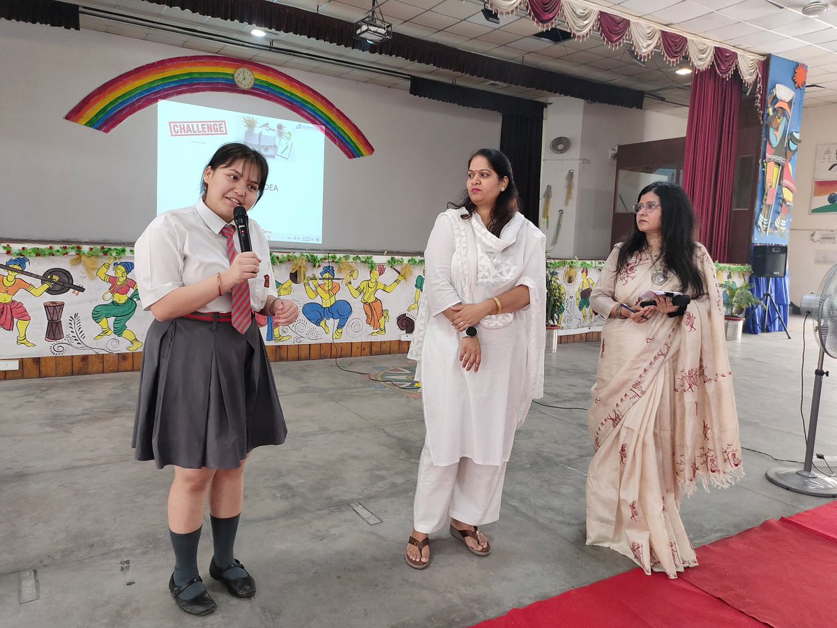 #TrishaktiCorps in collaboration with #AdvanceHealthcareFoundation organised a three day seminar for parents and students of APS Sukna.  Team led by Dr Sreya enlightened the students & parents on #DigitalDetox, #PositiveParenting and #Mindfulness. 

#IndianArmy
#WeCare