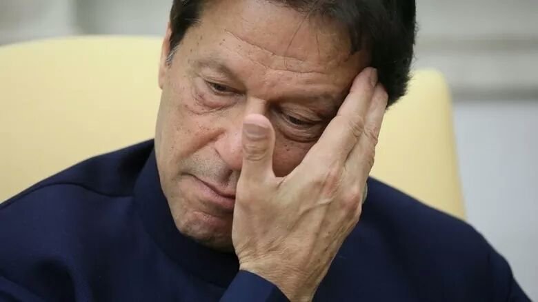 نیازی کی مایوسیاں وقت کیساتھ ساتھ چیزیں سموتھ ہورہی ہیں،پاکستان کا سب سے بڑامسئلہ معیشت کاھے اورپاکستان سٹاک ایکسچینج آج 71000پلس پر ھے، IMFپہلا پروگرام مکمل ہونے کے بعد اب اگلے 8 ارب ڈالر کے پروگرام کی طرف بڑھ رہا ھے، غیر ملکی وفد اور صدور کی آمد کا سلسلہ جاری ہو چکا ھے،1/3