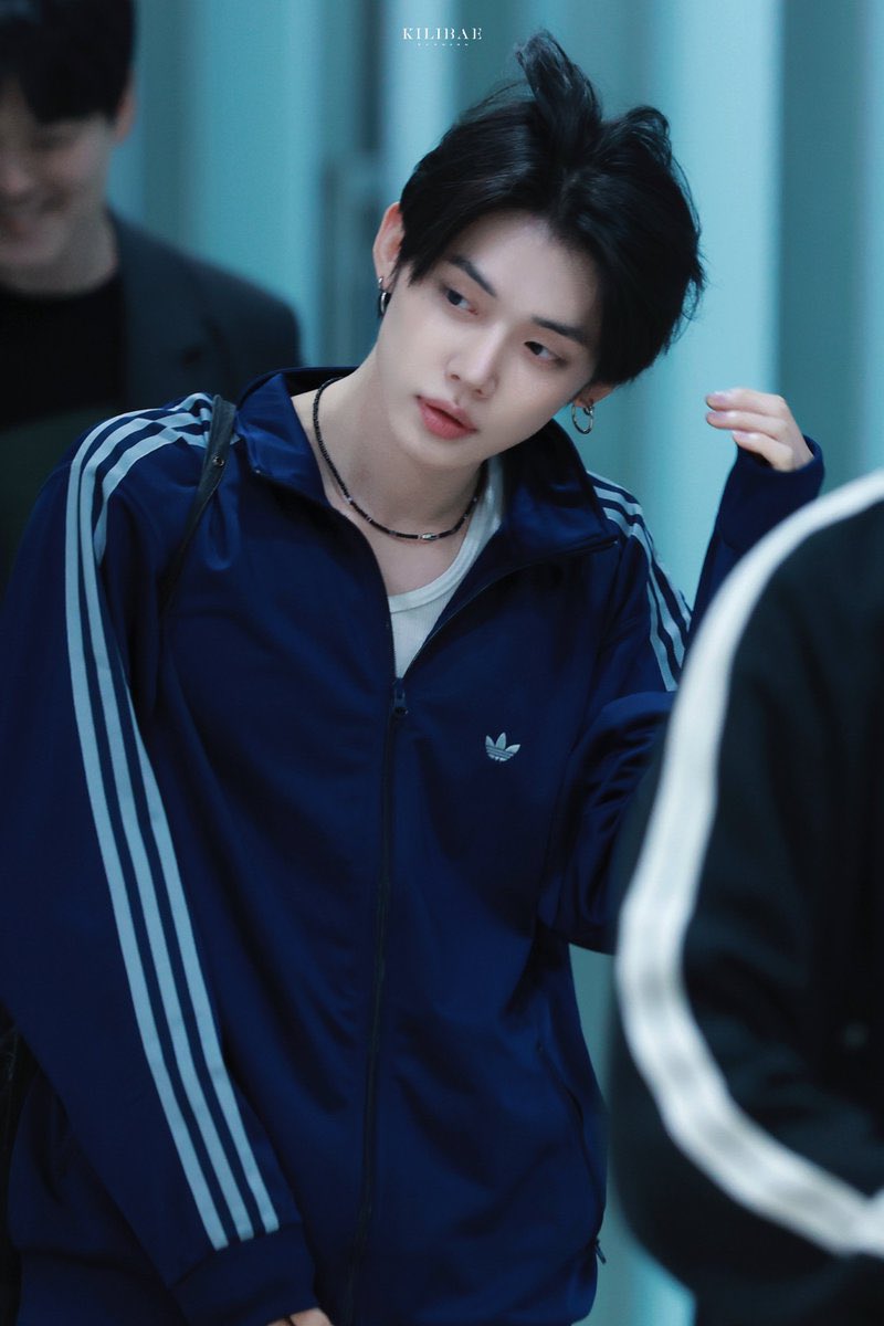 【txtヨンジュン着用】adidas originals トラックジャケット The Adidas Classic Tracktop that Yeonjun was recently seen wearing