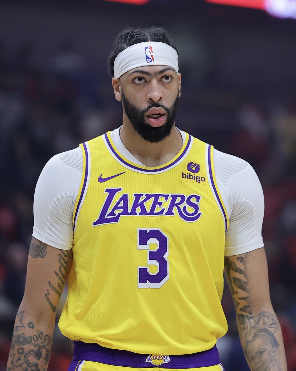 AD in the first half:

🔥 24 PTS
🔥 6 REB
🔥 11/12 FGM

LOCKED IN. 🔒