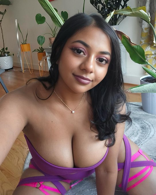 1 or 2?🌸 https://t.co/1C4TFas7AJ