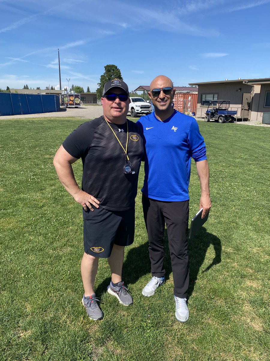 coachrrhino's tweet image. Thank you @CoachStubbs for taking the time to stop by today, it was awesome catching up with you!!! @AF_Football @SutterFootball @TrentonHarter16 @MCartwright001 #builtinthebuttes #pewh #LEAD #sutr #HitorSit