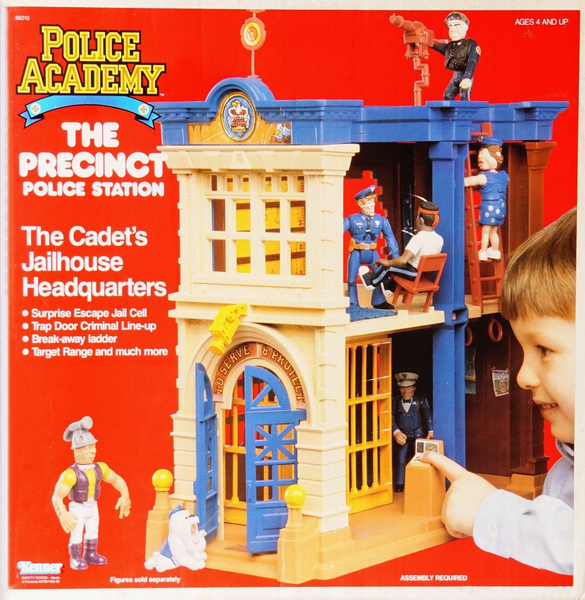 Nomas en los ochentas podíamos hacer juguetes y series infantiles de películas para adultos, y no solo eso, la comandancia de #PoliceAcademy era el mismo molde de la guarida de #Ghostbusters.