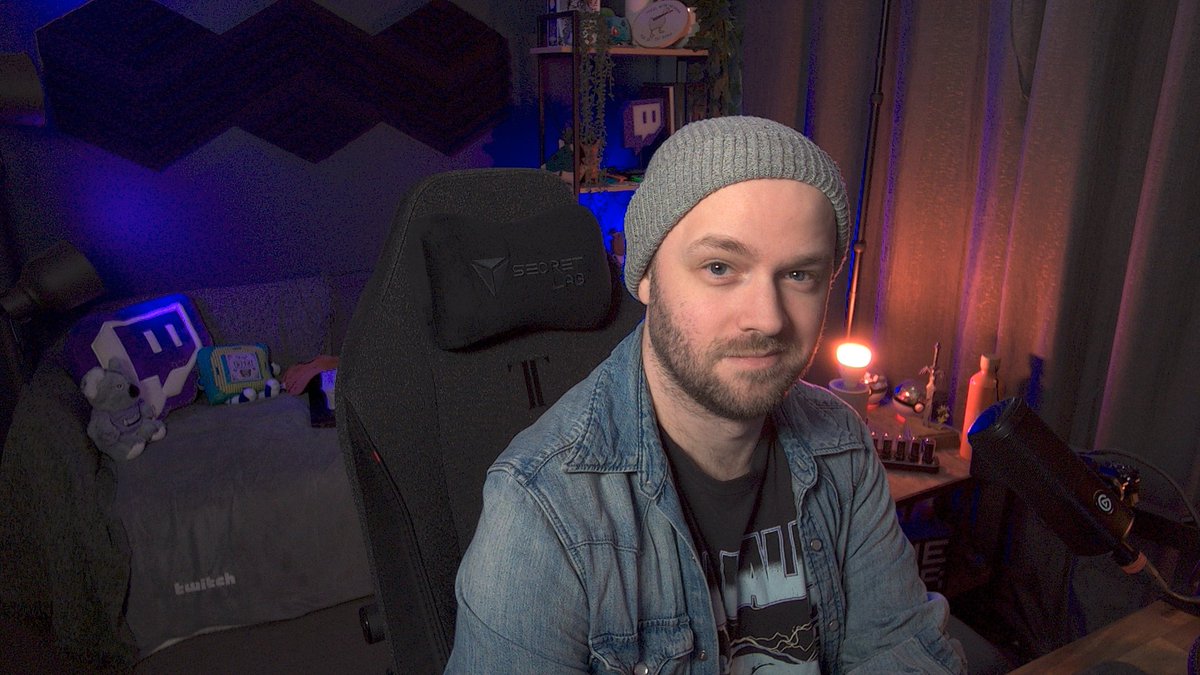 Webcam quality has gotten insane! This is the @elgato Facecam Mk2. and this room is not setup for webcams and I'm still getting an image like this! This is out of the box too, I haven't changed any settings, to help with noise reduction! elgato.sjv.io/FCMK2-8bitElli… #ElgatoPartner