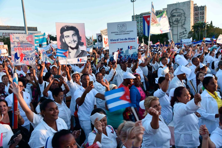 #FidelPorSiempre: 'La Revolución es la obra de todos, la Revolución es el sacrificio de todos, la Revolución es el ideal de todos y la Revolución será el fruto de todos'. #PorCubaJuntosCreamos