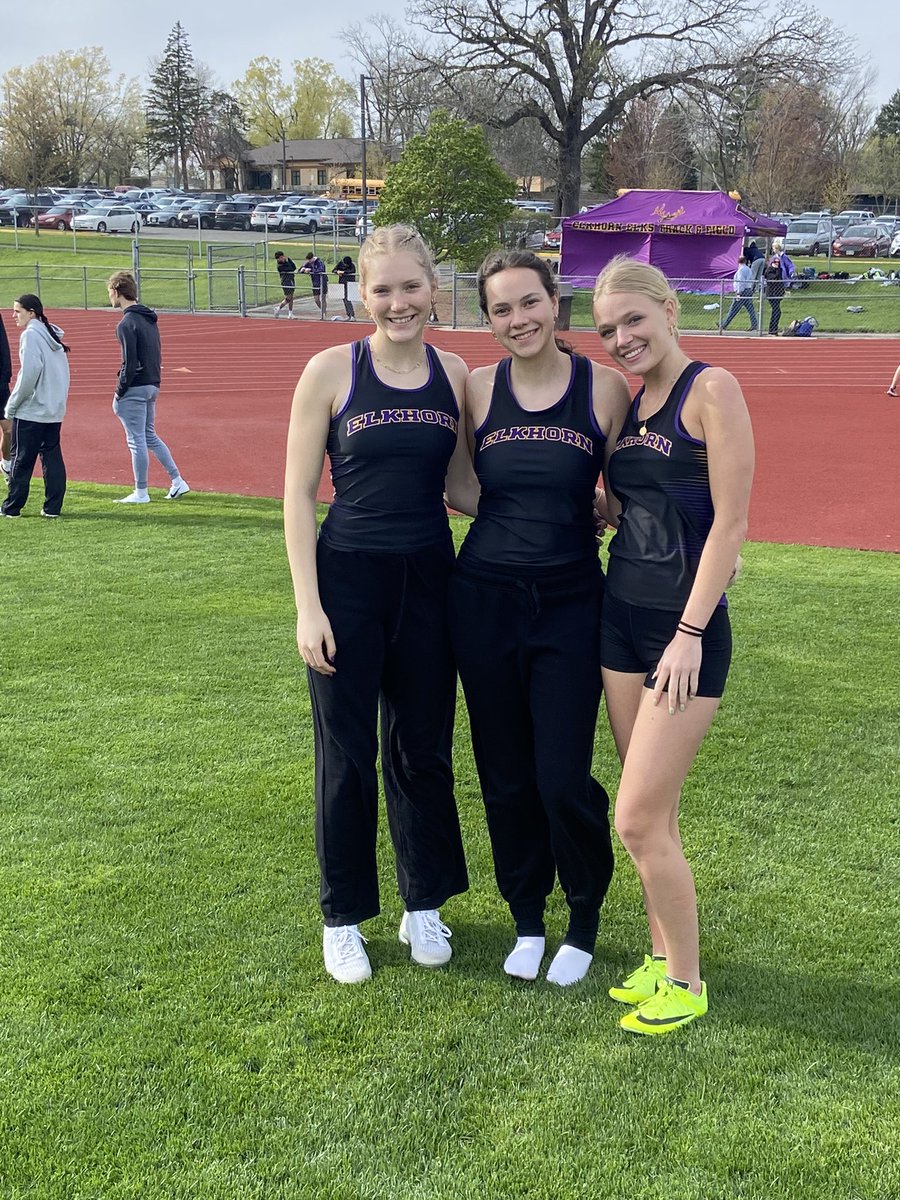 ThomasRLee1Herd's tweet image. Congrats to Tirza, Max, and Lucy for winning the 100 m Hurdles at the SLC Relay Meet this evening! #EAHSGO # 1Herd