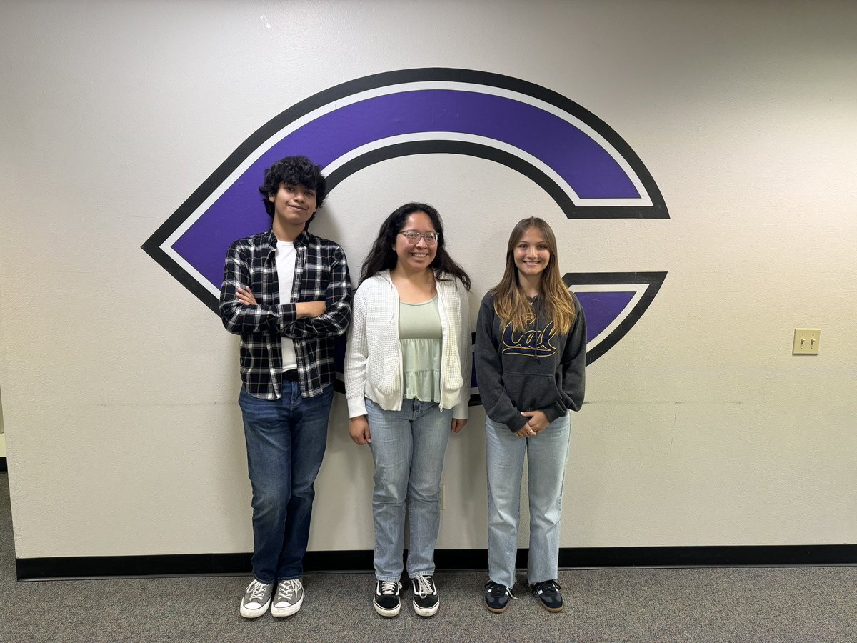 Thank you to our student panelists today for sharing your thoughts and experiences with our staff in order to make Carlsbad High School a No Place for Hate📚✏️🎉🏆🥇 #ProudToBeCUSD #KindnessMatters #CUSDLearns 
✨Sofia Tamayo✨
✨Romie Coffler✨
✨Abraham Sebastian✨