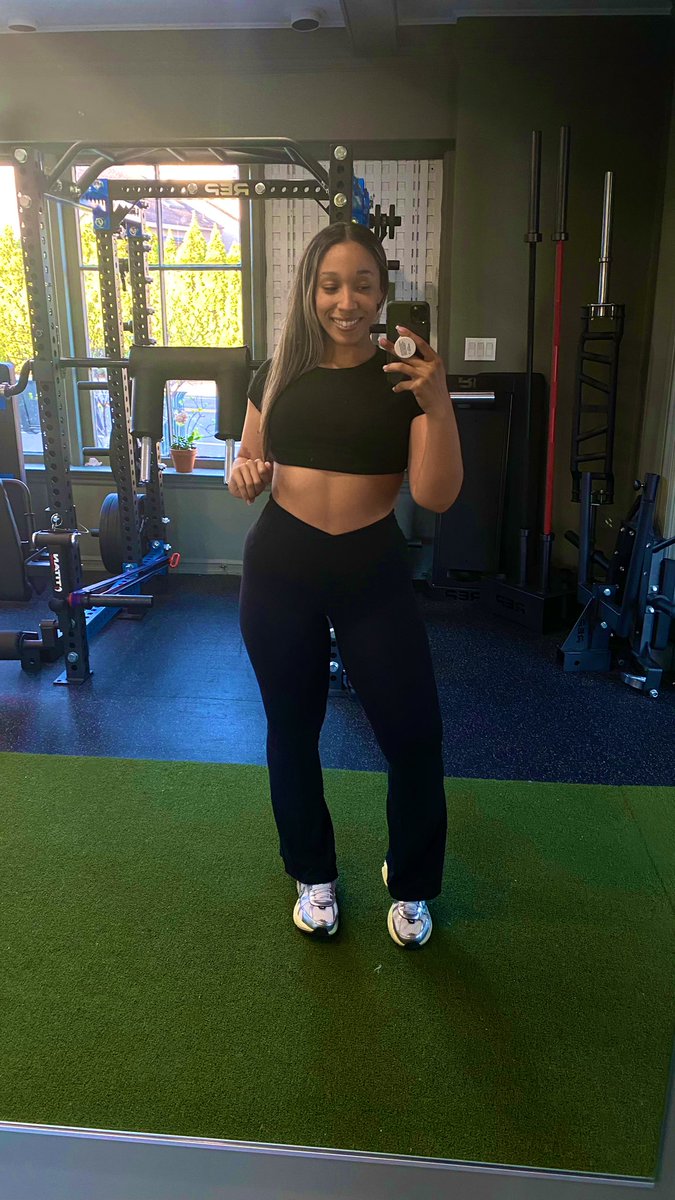 Is there a gym girl Twitter community? Where y’all at?! 🥹