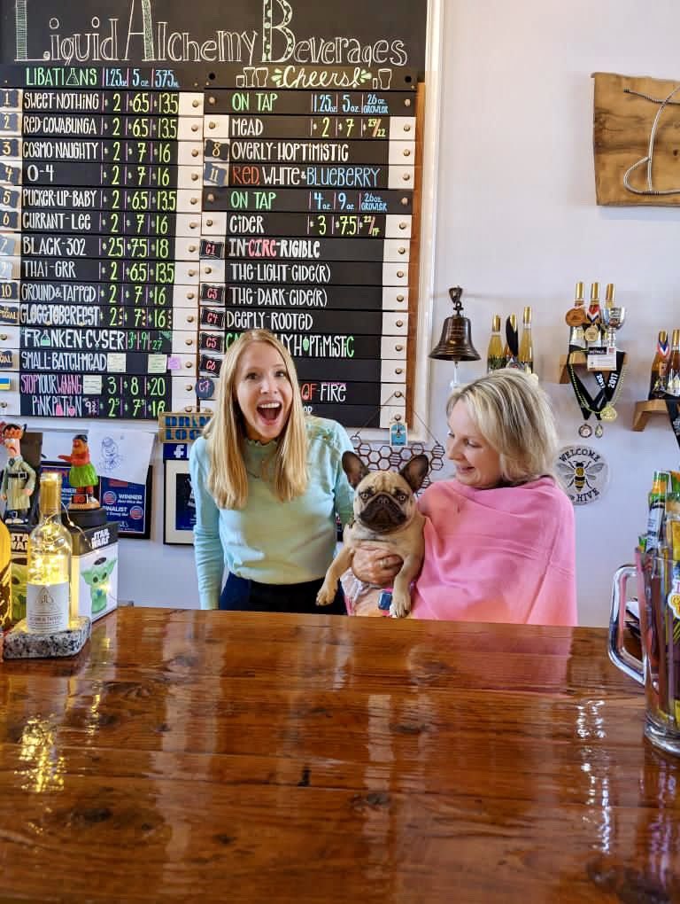 Meeting Stella, the mascot for Liquid Alchemy Beverages, a woman-owned meadery and the first in #Delaware… the First State! Epic! #revroadtrips #filming #pbs #travelswithdarley #pugs