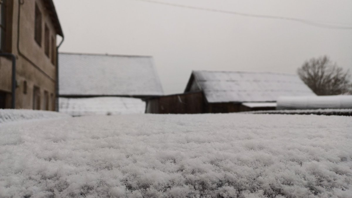 laikpstakli's tweet image. 23.aprīlī, Priekuļos atziema.❄️

#pavasaris #sniegs #aprīlis 

@LVGMC_Meteo @MeteoLatvia @boms_tricis