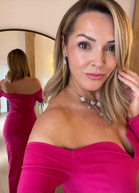 maturrewomen's tweet photo. I'm a nice woman to talk to. I love to exercise a lot and dance which has always been my favorite thing to do. I'm not afraid of meeting new people
#datingservice #singlemom #singlelady #Sugarmommy #MatureDating https://t.co/cnH3GMbpDE