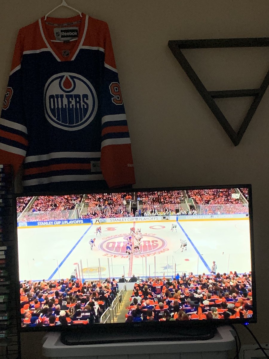 SUBARU431's tweet photo. #letsgooilers https://t.co/M1UxbOaW5k