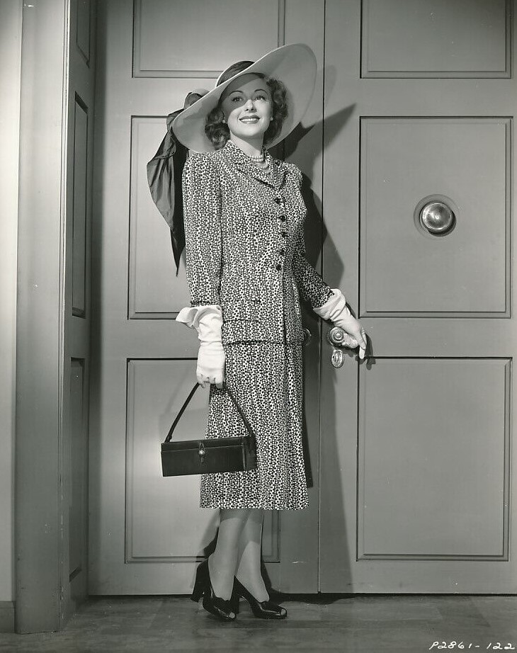 tunesville1's tweet photo. #VirginiaField fashion shot for Paramount's 1947 #DreamGirl https://t.co/YbfAuGj2Ps