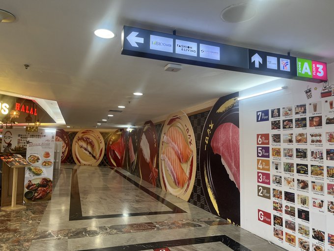 スシロータイランドの勢いが止まらない🍣🍣🍣MBKセンターに6月オープンだそうです！ https://t.co/ynWSQYRJwM<a href="/tag/%E3%83%90%E3%83%B3%E3%82%B3%E3%82%AF%E8%A1%97%E6%AD%A9%E3%81%8D"class="tags"><span>#バンコク街歩き</span></a>