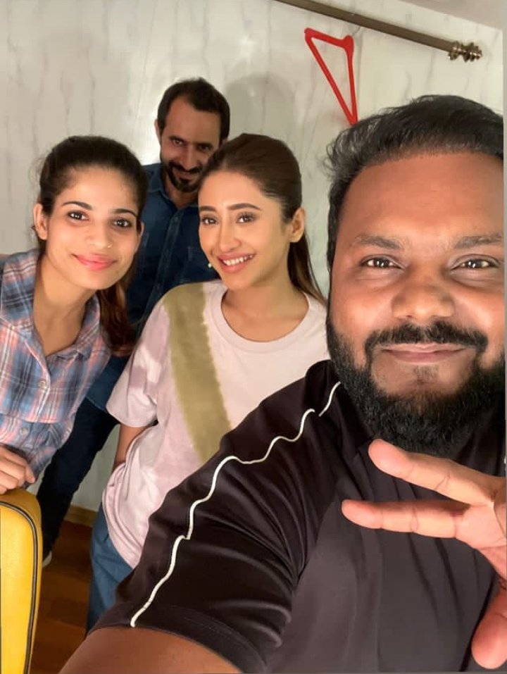 And It's a wrap time ❤️
Sending best wishes to you shivi And can't wait for Web series 🔥

#ShivangiJoshi #Shivangians #CoupleGoalsSeason5 #ShivangiJoshiBdayCountdown @shivangijoshi10