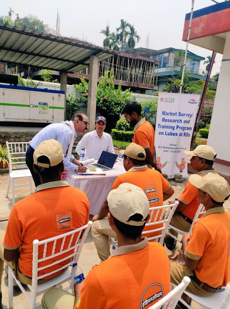 Market survey, research & training program conducted at RO Mathgharia Auto Service for Lube &branded fuel sales enhancements along with activities of customer interactions. Program was graced by known consultant & expert Mr. Kawal Kohli. @ChairmanIOCL @DirMktg_iocl @IndianOilcl