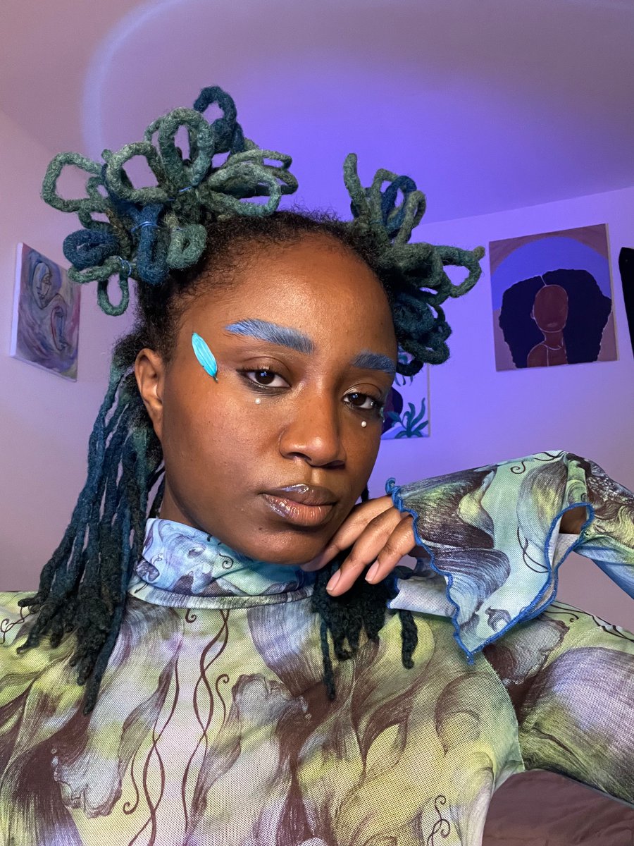 JasmineAlejah's tweet photo. attempted loc petals for the first time https://t.co/u587n5NSwW