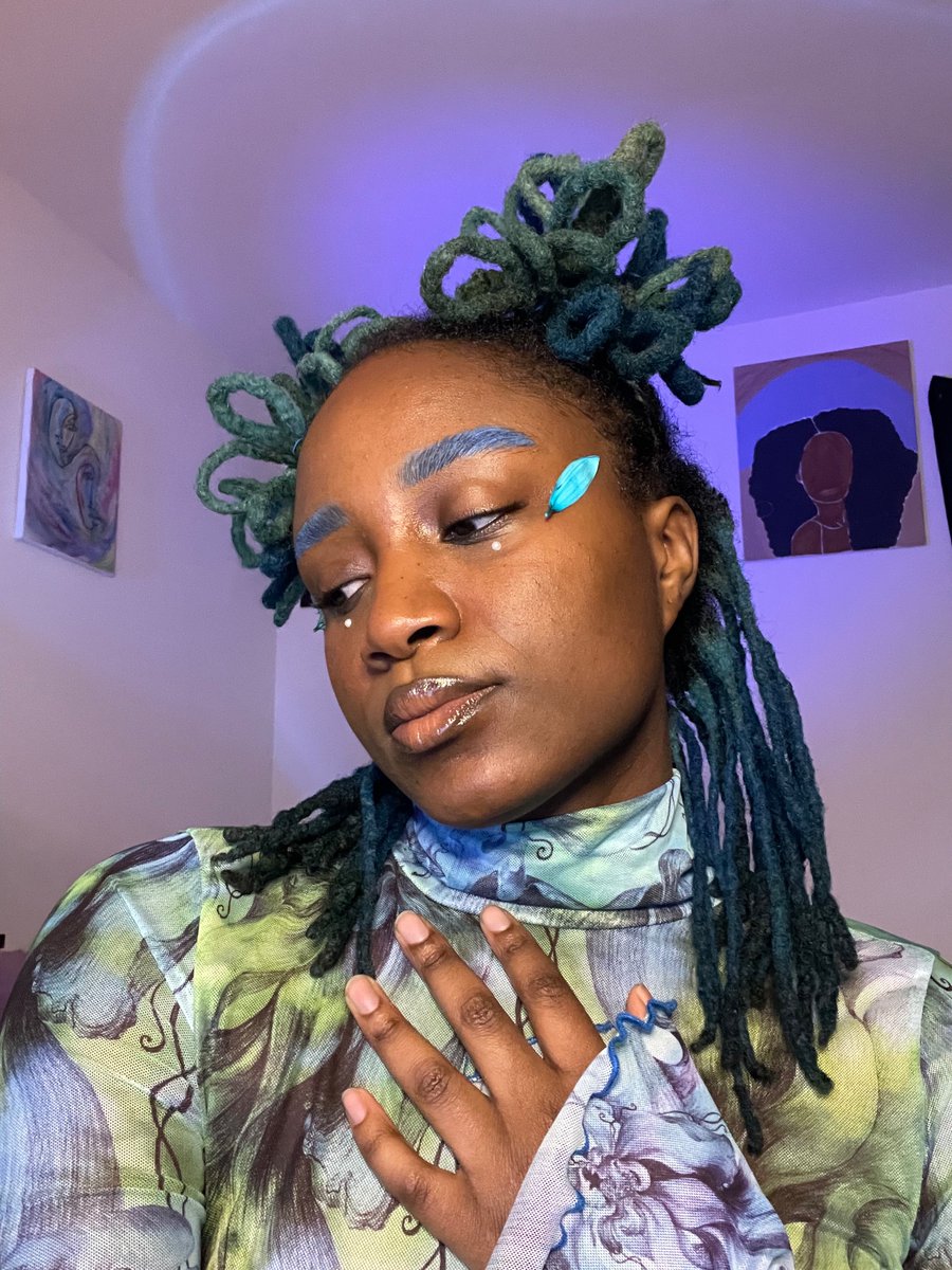 JasmineAlejah's tweet photo. attempted loc petals for the first time https://t.co/u587n5NSwW