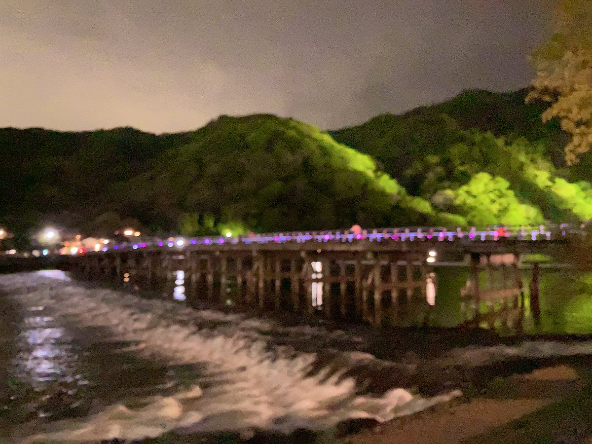 katayan1205's tweet photo. 通勤途中。昨夜の嵐山渡月橋。 https://t.co/a1zpYePIK3