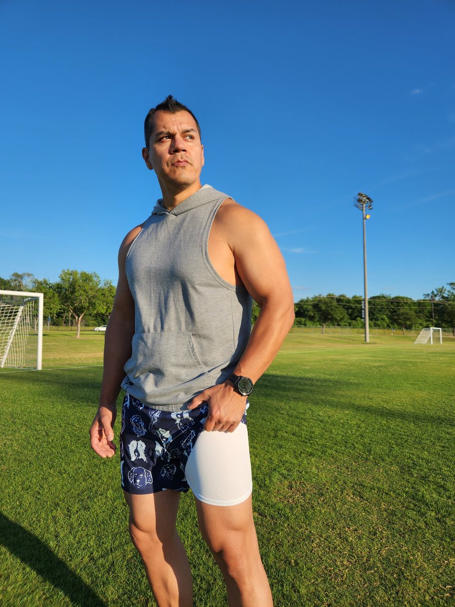 Who doesn't love shorts w/puppy faces🐾🐾

Shout-out to @maamgic_us for the 🩳

5.5' inseam 2 in 1 stretch short liner puppy navy swim shorts

🔗 maamgic.com/collections/ne…

#maamgic #2in1 #swimshorts #mensstyle #influencerstyle #collegestation