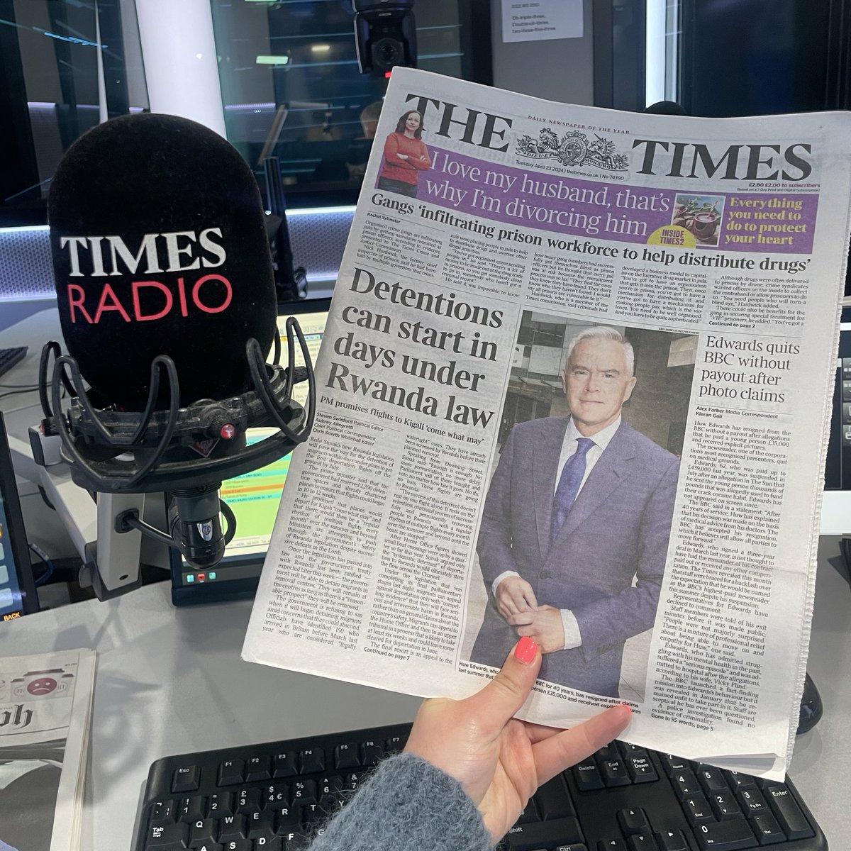 Good morning! Join me now @TimesRadio: 🇷🇼 Detentions can start in days - what about flights? @terrystiastny 👮‍♀️ Gangs infiltrating prisons to help distribute drugs @VanessaFrake 🛍️ Victoria Beckham on the high street @HannahLRogers1 🗞️ @BeccaHutson reviews