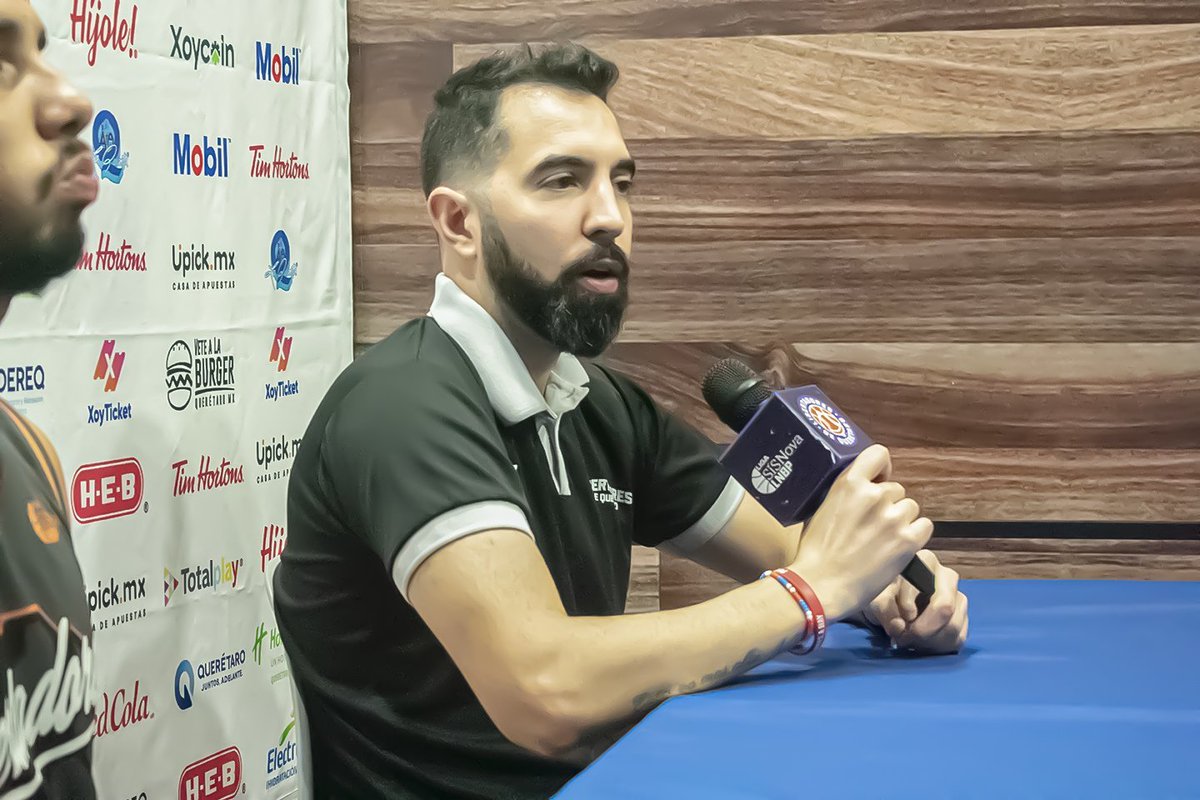 revistabocetos's tweet photo. Hoy, como cada 22 de abril se conmemora el Día del Entrenador de Baloncesto, y recordamos al coach Iván Denis y el coach asistente Federico Corbaz, por haber calificado al recordado @LibertadoresOfi a su única final de zona el 09/11/2023.🏀
@basketivan73 @fedeecorbaz https://t.co/hjn0GkyVuM