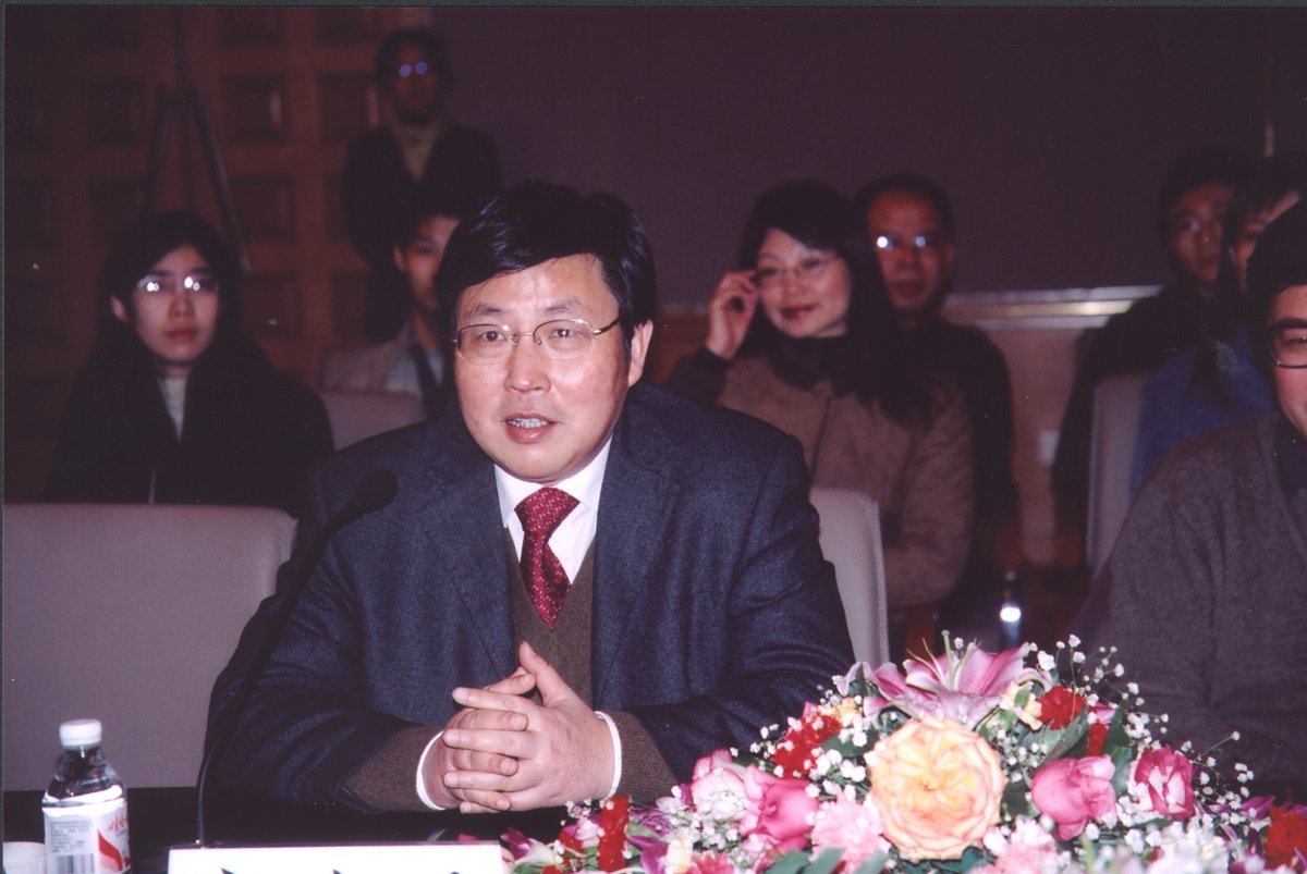 @SEM_Tsinghua #TsinghuaRen Prof. Song has played a vital role in establishing the #finance major. On the 40th anniversary of SEM, he hopes the school can further improve the level of financial discipline construction, and the students can actively participate in academic research. #Tsinghua113