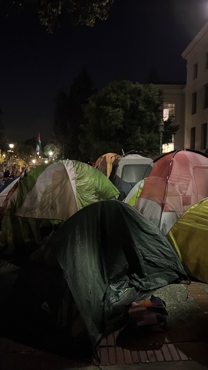 🇵🇸 🚨 BAY AREA! 🚨🇵🇸 The UC Berkeley Palestine solidarity encampment is up! If you are in the Bay Area, they need people at UC Berkeley, Sproul Plaza. Even if just for a couple of hours, it’ll help hold down the space! There’s food!