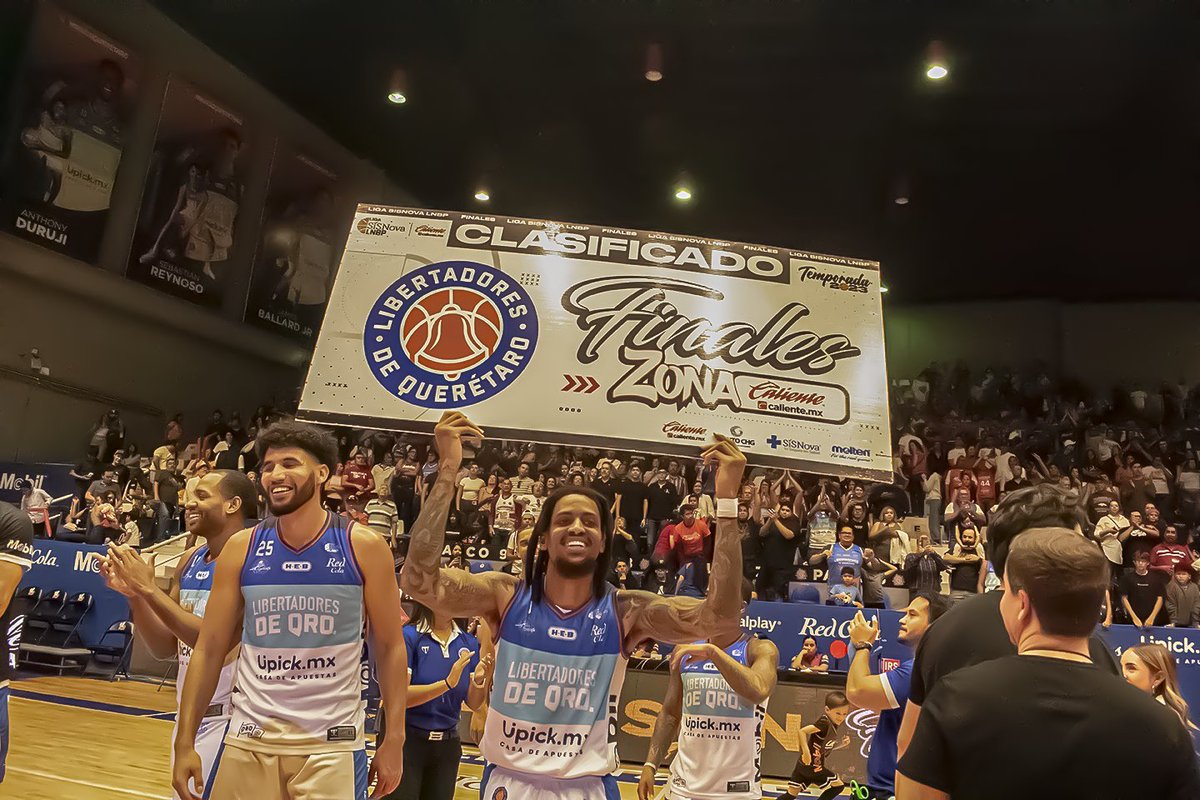 revistabocetos's tweet photo. Hoy, como cada 22 de abril se conmemora el Día del Entrenador de Baloncesto, y recordamos al coach Iván Denis y el coach asistente Federico Corbaz, por haber calificado al recordado @LibertadoresOfi a su única final de zona el 09/11/2023.🏀
@basketivan73 @fedeecorbaz https://t.co/hjn0GkyVuM