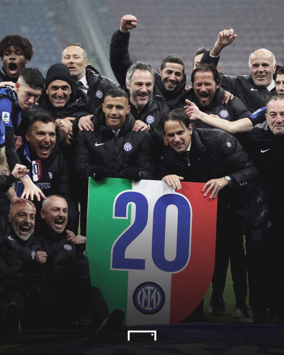 GOAL_ID's tweet photo. 🏆 𝐒𝐂𝐔𝐃𝐄𝐓𝐓𝐎 𝐊𝐄-𝟐𝟎 🏆

Menangi derby Milan ✔️
Juara di hadapan Milanisti ✔️
Dapat dua bintang ✔️
Calhanoglu bahagia 😃 ✔️

Manis dan akan dikenang selamanya ❤️

#Inter #Milan #DerbyMilan #DerbydellaMadonnina #Scudetto https://t.co/bbTAZlPu2L