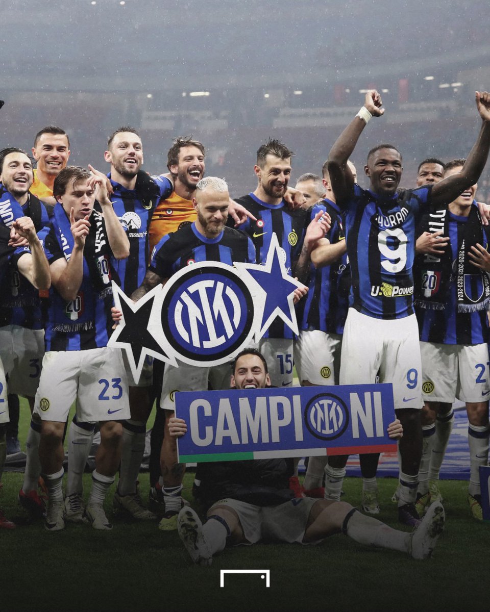 GOAL_ID's tweet photo. 🏆 𝐒𝐂𝐔𝐃𝐄𝐓𝐓𝐎 𝐊𝐄-𝟐𝟎 🏆

Menangi derby Milan ✔️
Juara di hadapan Milanisti ✔️
Dapat dua bintang ✔️
Calhanoglu bahagia 😃 ✔️

Manis dan akan dikenang selamanya ❤️

#Inter #Milan #DerbyMilan #DerbydellaMadonnina #Scudetto https://t.co/bbTAZlPu2L
