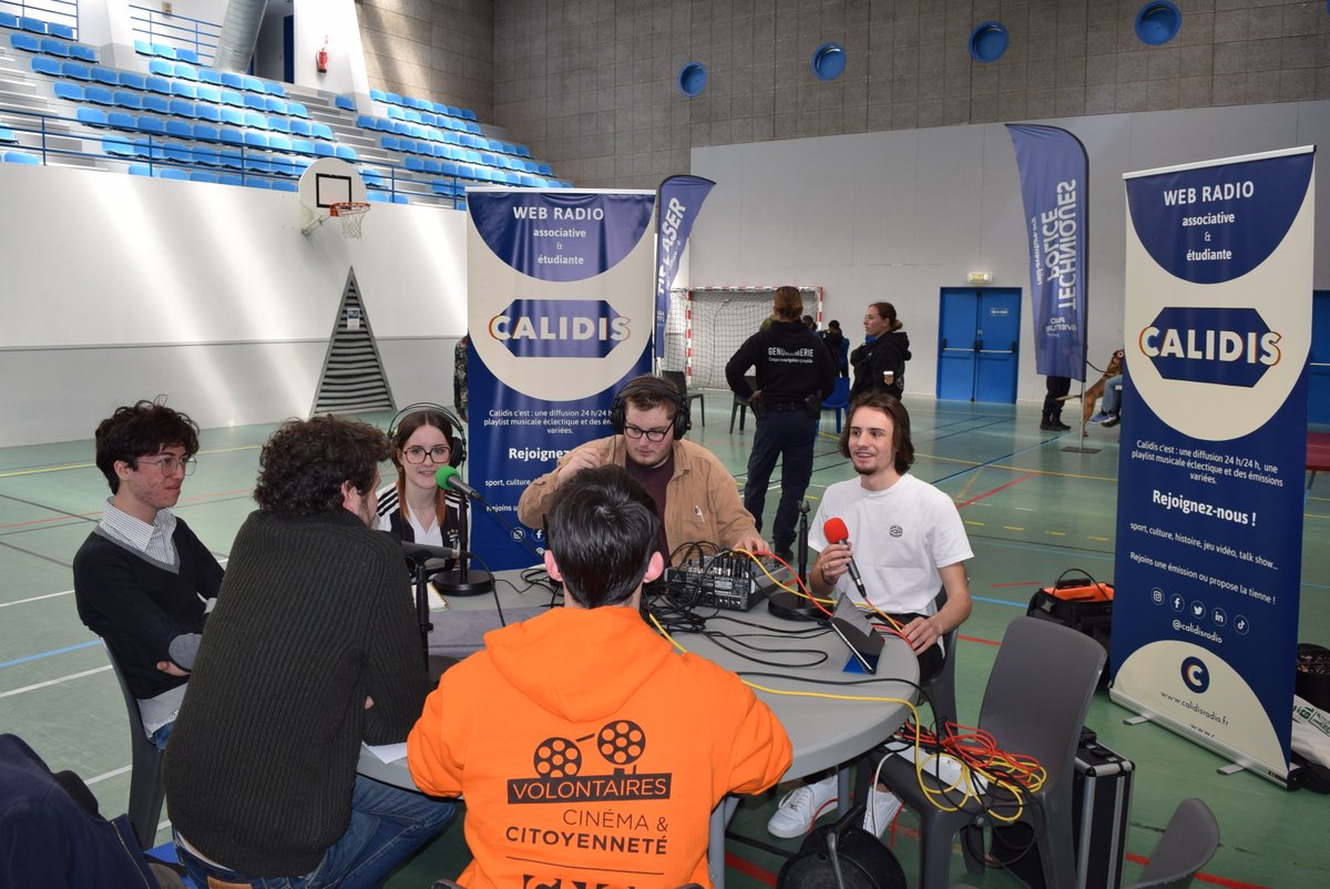 CalidisRadio's tweet photo. Journée citoyenne et sportive ! 💪

L’événement, organisé par le centre La Passerelle, avec l’association Prox’Raid Aventure, a acceuillis Calidis 🎙

Les Podcasts sont disponibles sur toutes les plateformes de streaming ainsi que sur notre site internet ! ✨

Lien en bio 📻 https://t.co/svElArqIyN