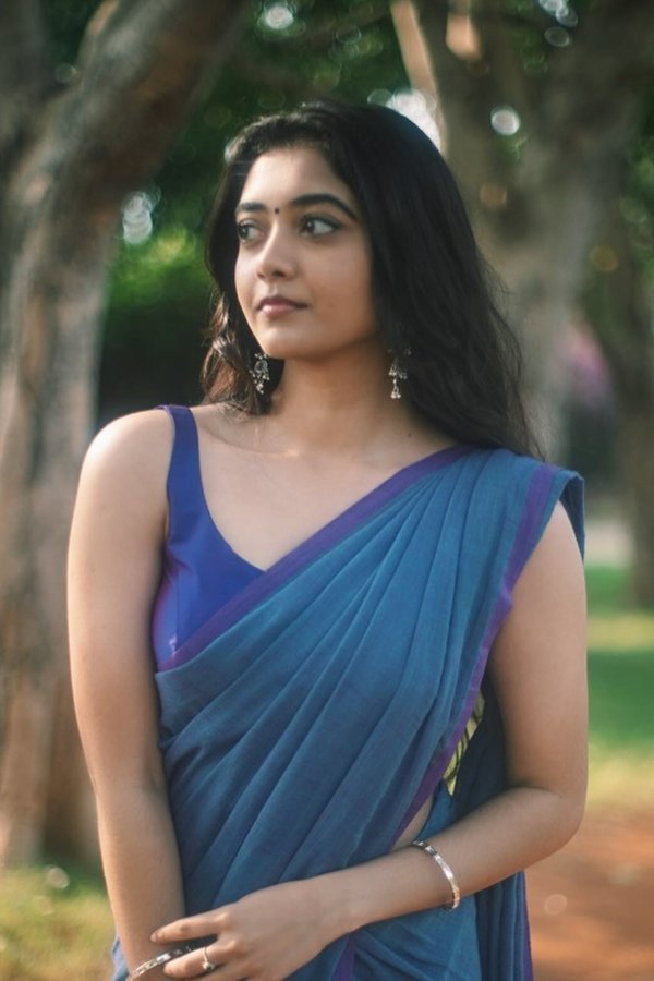 GL0qNb3XAAEEV7C?format=jpg&name=900x900