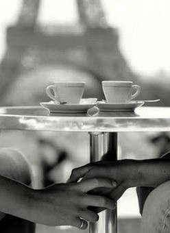 #PensieroDelMattino Non sono indispensabili grandi cose per cominciare bene la giornata. A volte basta una dimostrazione di affetto, a volte una voce amica, un ti voglio bene, un abbraccio, a volte, basta un caffè.🌸 ~G. Stella ~ #BuongiornoATutti ☕ #23Aprile