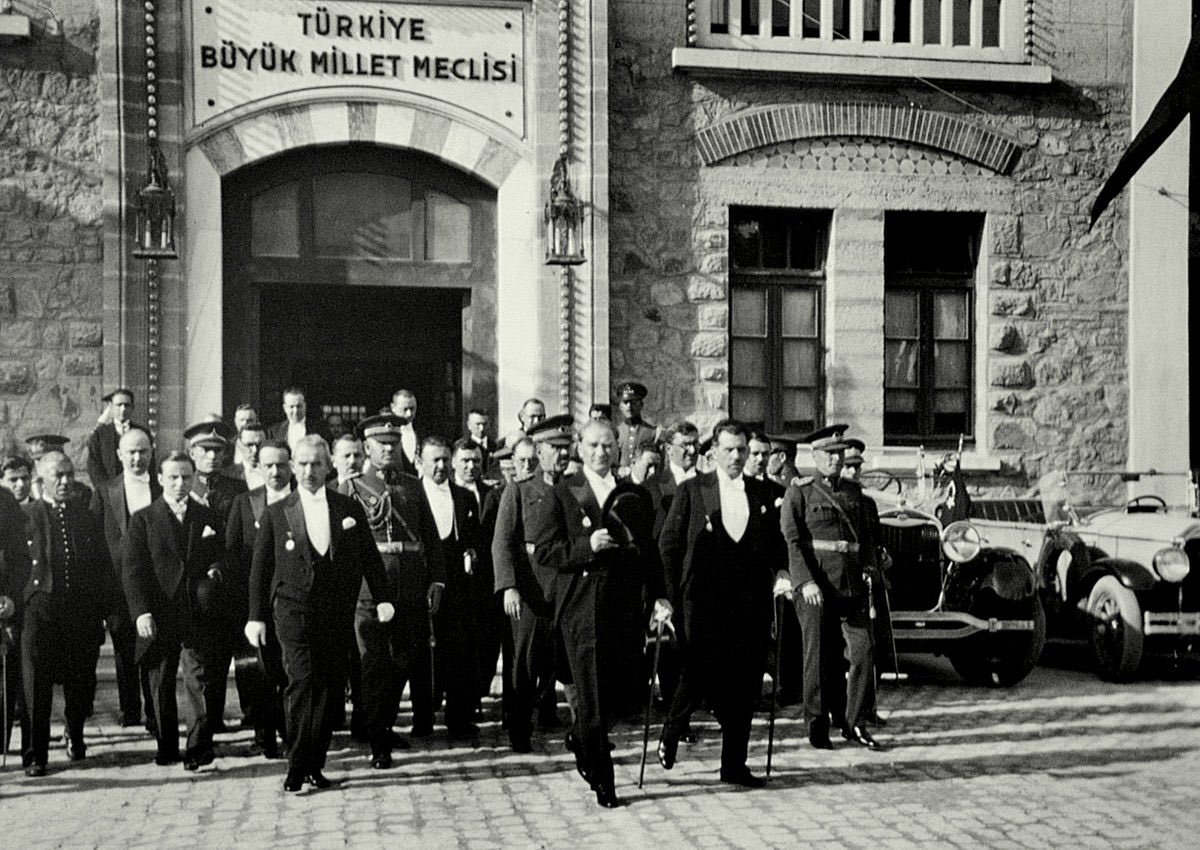 Milletimizin özgürlük ve bağımsızlık mücadelesinin merkezi, millet iradesinin tecelligahı Gazi Meclisimizin açılışının yıl dönümünde, Büyük Önerimiz Gazi Mustafa Kemal Atatürk’ü, Kurtuluş Savaşımızın tüm kahramanlarını, Meclisimizin ilk milletvekillerini saygıyla, rahmetle ve…