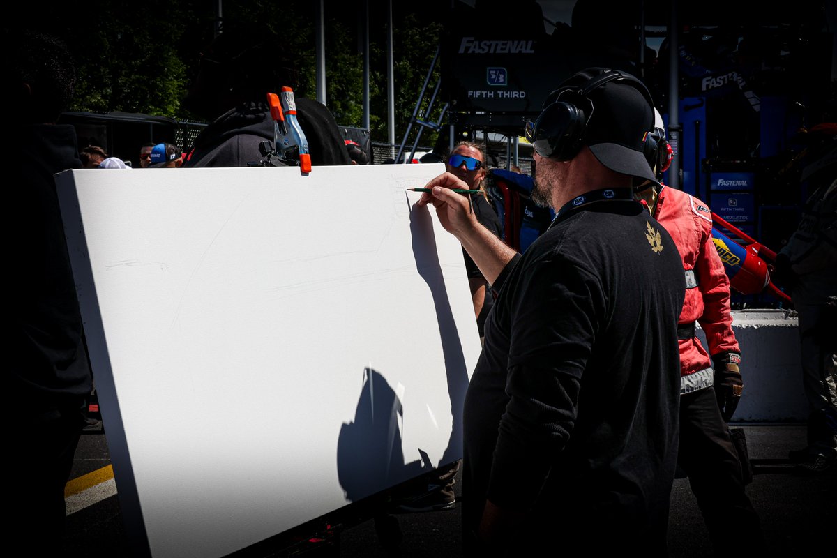 Did anyone grab a photo of this completed painting that was being painted during the GEICO 500 at @TALLADEGA? 

Curious to see how it turned out. 

#NASCAR | #TALLADEGA