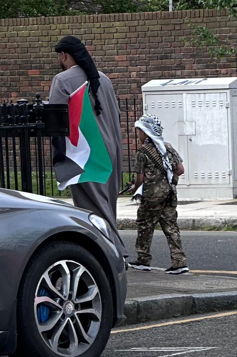 This isn't #Gaza, nor is that a #Hamas leader; it's not an ISIS child soldier in Iraq either. This is #London, and they are British citizens, including that baby from London. Indeed, radical Islamist groups like the Muslim Brotherhood aim to disrupt societies. Both the UAE and