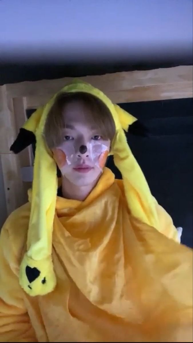 kyubinsbf's tweet photo. Its my pookie Kyubin’s 32nd birthday!!! HAPPY BIRTHDAY POOKIE WE LOVE YOUUYU #KYUBIN #KBday #OnlyOneOf (I have mainly unserious photos of kyubin) https://t.co/HOt1Oj5aBZ