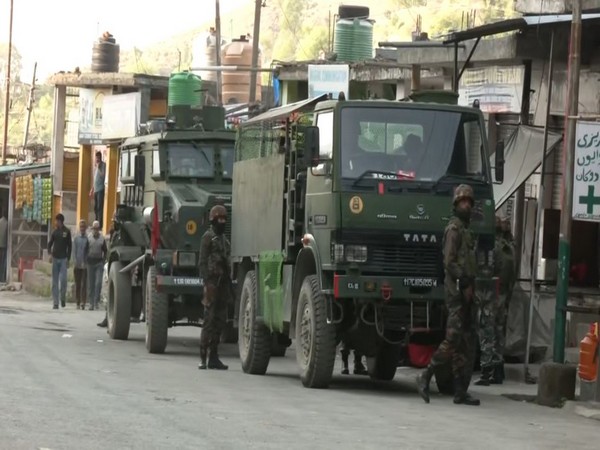J-K: High alert in Rajouri, security forces conduct search operation after firing incident  #JammuandKashmir #JKpolice #Rajouri