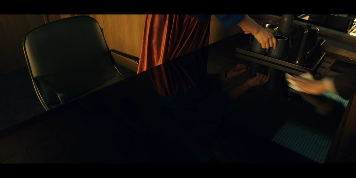 Roryyy_A's tweet photo. Decision to Leave. I noticed that the detective and Seo-rae shared a lot of intimate moments where it almost seemed like they were more like husband and wife than the detective and his actual wife. 22:08 and 45:25 are some scenes in particular that stood out. #smc355 https://t.co/D69rRATNiq