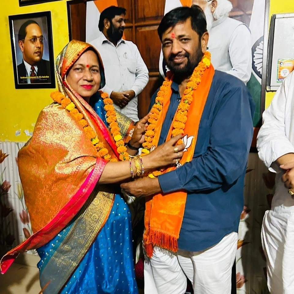 KAMTAPR41212497's tweet photo. कुशल संगठनकर्ता सच्चे और ईमानदार संगठन के प्रति पूर्ण निष्ठा से समर्पित सकारात्मकता से परिपूर्णऊर्जावान, मोहनलालगंज_लोकसभा जनप्रिय लोकप्रिय प्रत्याशी #केंद्रीयराज्यमंत्री माननीय #श्रीकौशलकिशोर जी एवं माननीय विधायिकाश्रीमती#जयदेवी_कौशल जी को #वैवाहिक_वर्षगांठ कीहार्दिक शुभकामनाएं https://t.co/s4JK0nlIMZ