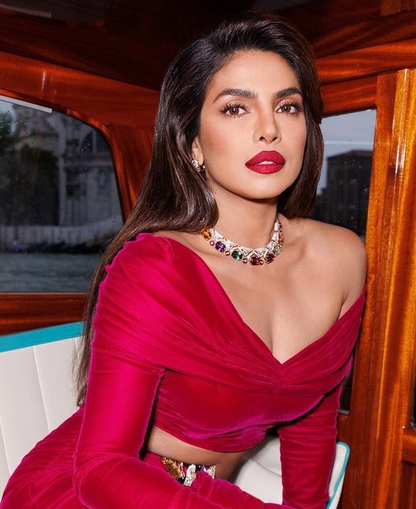 #PriyankaChopra reveals 'Tiger' reconnected her with the beauty of India Read: ianslive.in/priyanka-chopr…