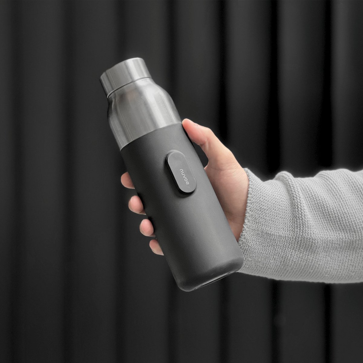 Premium no-slip elastomer sleeve. 24h cold insulation. Built-in Magnetic Anchor for Nuvoe.

⚫️ Midnight Black now available at mynuvoe.com. Link in bio.

#nuvoe #purification #waterbottles