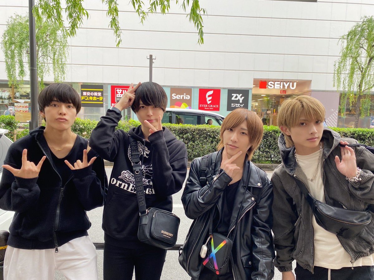 EverSirius0413's tweet photo. 4/23 Papillon
ありがとうございました💫

次回の現場は4/27(土)
『MAKAInal FES』
@日本丸メモリアルパーク
にてお待ちしております😆

Live 15:25-
特典会 15:50-

是非お越しください‼️ https://t.co/S6d7gB7Tk1
