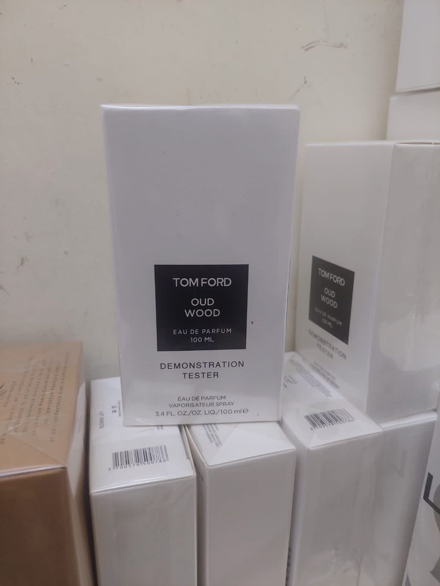 Tomford oud wood 

Order 0789424180

#MauaScents