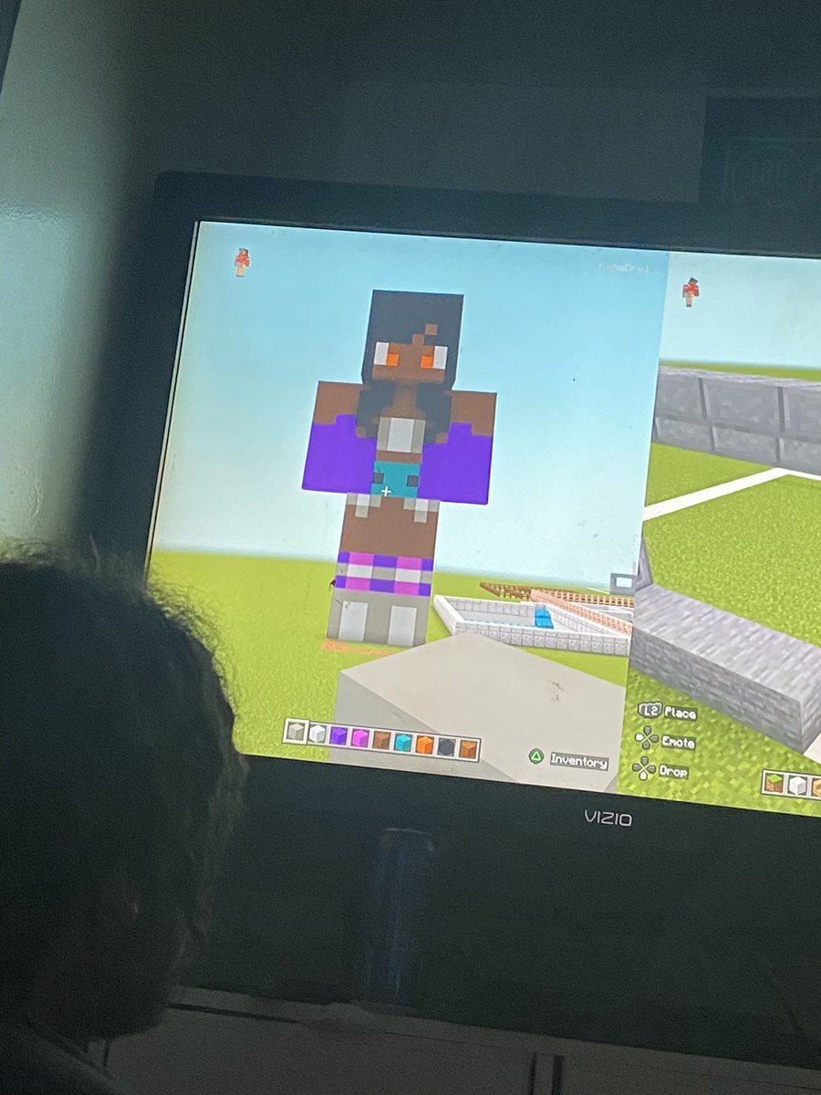 got high and bored n built this on minecraft😊😊
