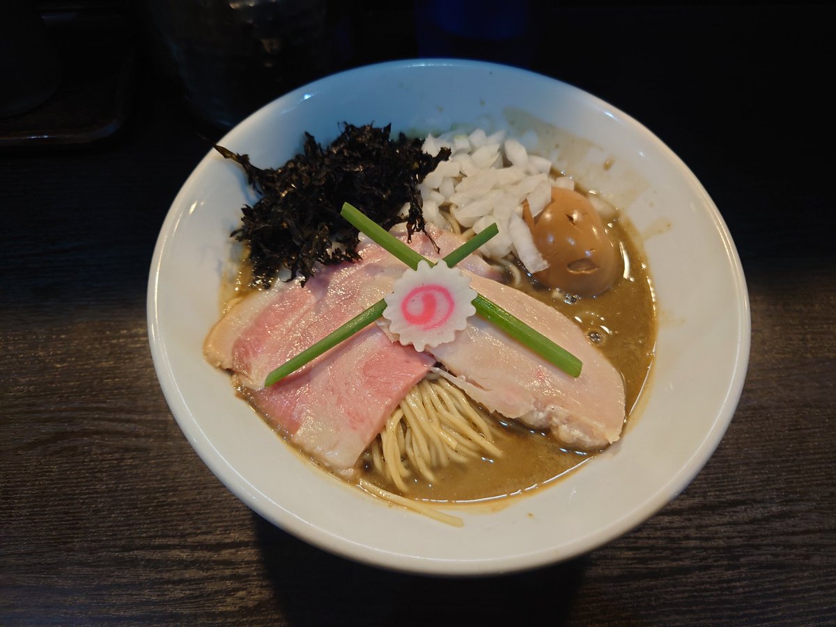 buzzstyle0815's tweet photo. 芝公園
中華そばいづる
濃厚そば
食べた瞬間、痛風予備軍間違いなし
オススメです https://t.co/ELi5o7oJKX