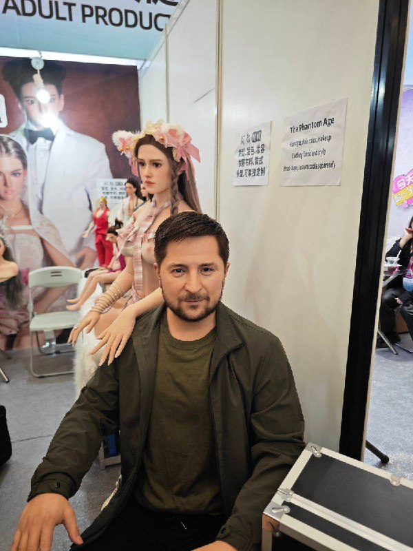 The new Zelensky sex doll featured at the Shanghai Adult Products Exhibition looks pretty impressive The new Zelensky sex doll featured at the Shanghai Adult Products Exhibition looks pretty impressive