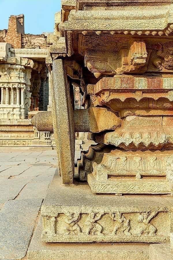 Zoom at Wheel 🛞 And Axle Of The Stone 🪨 Chariot Of Hampi India 🇮🇳 
.
.
.
#heritage #ancient #ancientindia #picturechallenge #photochallenge2024