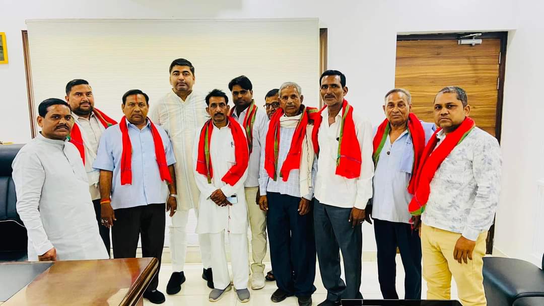 Samajwadi_AY's tweet photo. https://t.co/XmlHjyYgiW